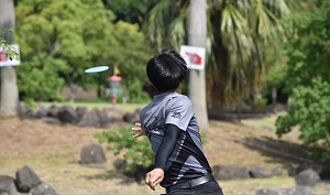 (2)